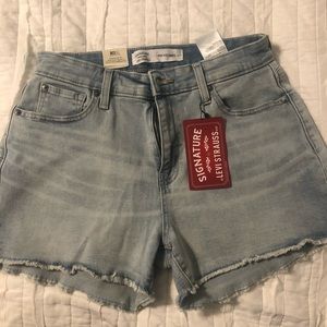 NWT Signature Levi Strauss cut off shorts